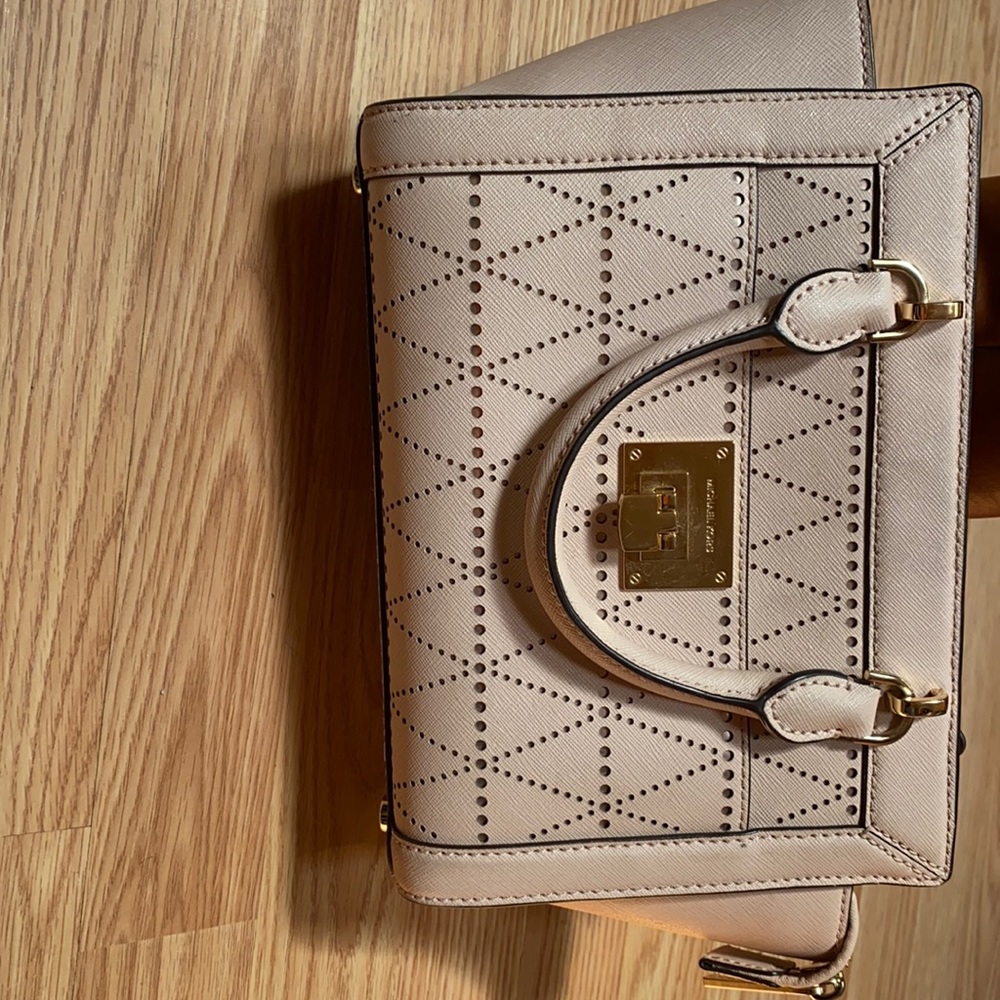 Michael Kors small cross body purse